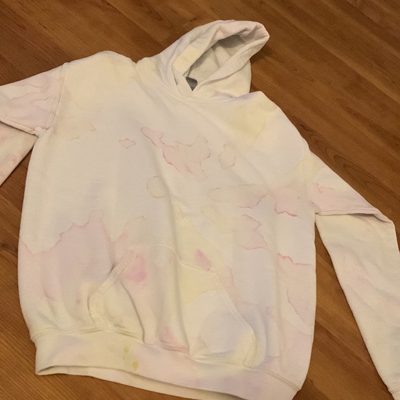 *lightly worn* pastel yellow and pink tie die on white hoodie - Picture 4 of 4